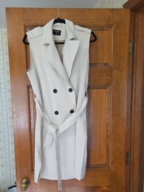 Tahari Cream Sleeveless Trench Vest with Waist Tie